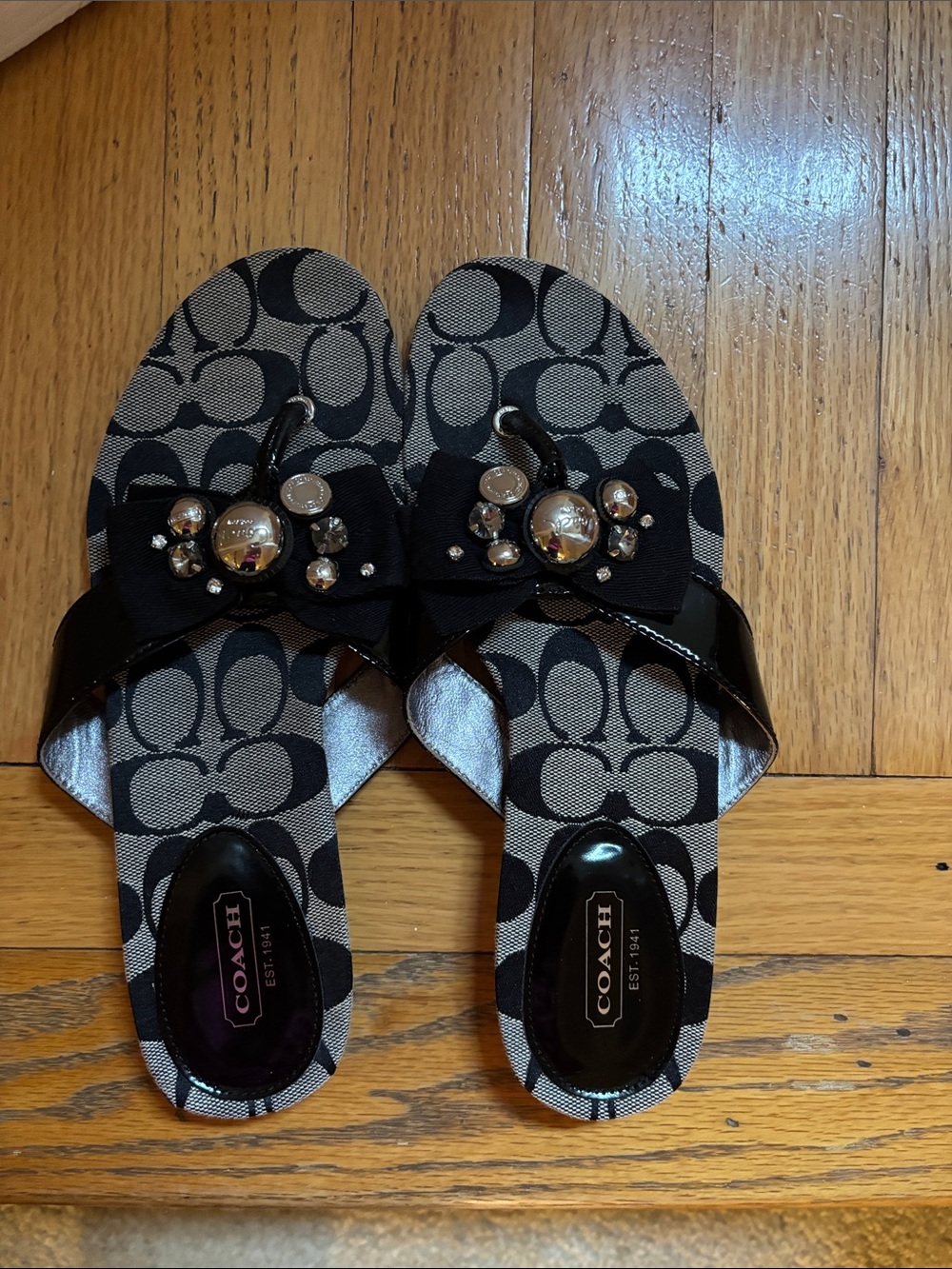COACH Black Signature Bow Slide Sandals with Stud Accents brand new 8